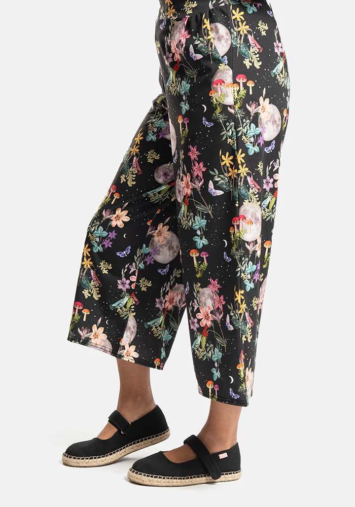 Amari  Midnight Botanical Print Pull On Wide Leg Culotte Trouser - Image 4