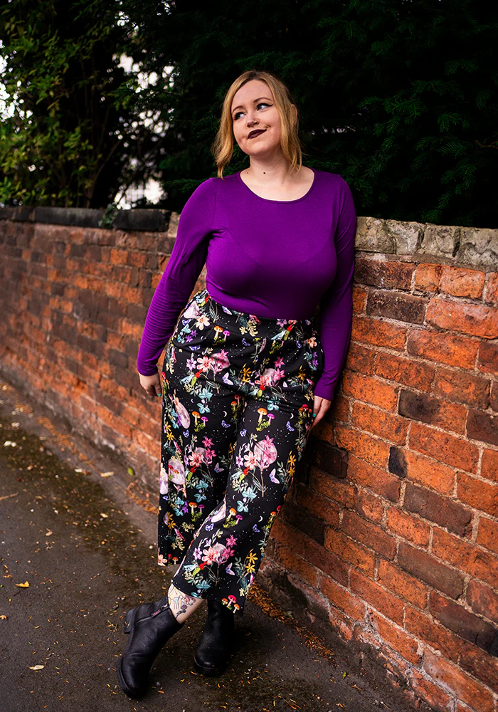 Amari  Midnight Botanical Print Pull On Wide Leg Culotte Trouser - Image 6