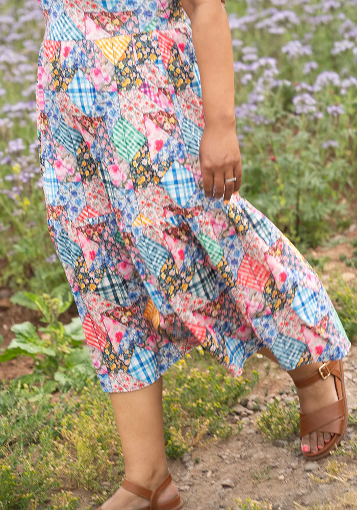 Aralon Patchwork Quilt Print Tiered Hem Midi Dress - Image 10