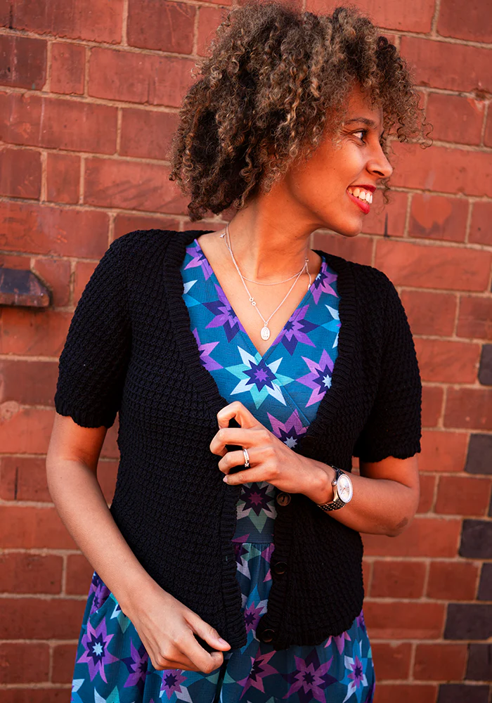 Black Scallop Short Sleeve Cardigan - Image 3