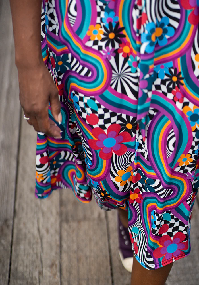 Camden Groovy Hippy Print Jersey Midi Dress - Image 5