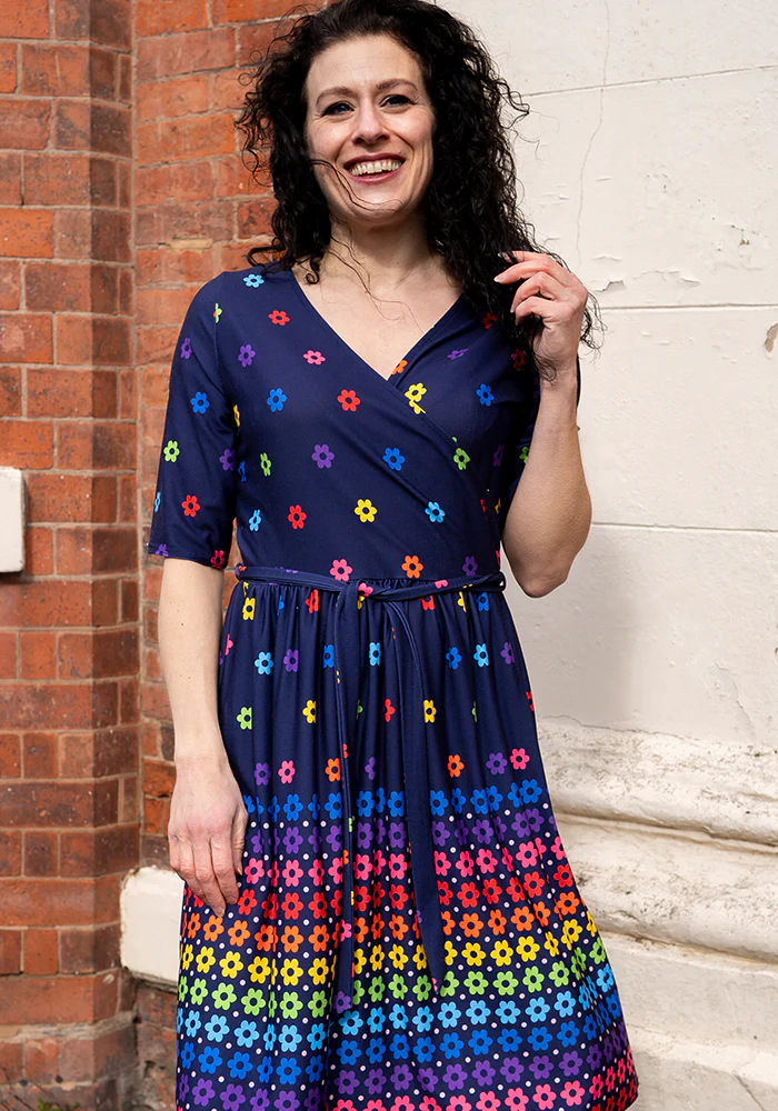 Maybel Retro Flower Border Print Jersey Dress - Image 6