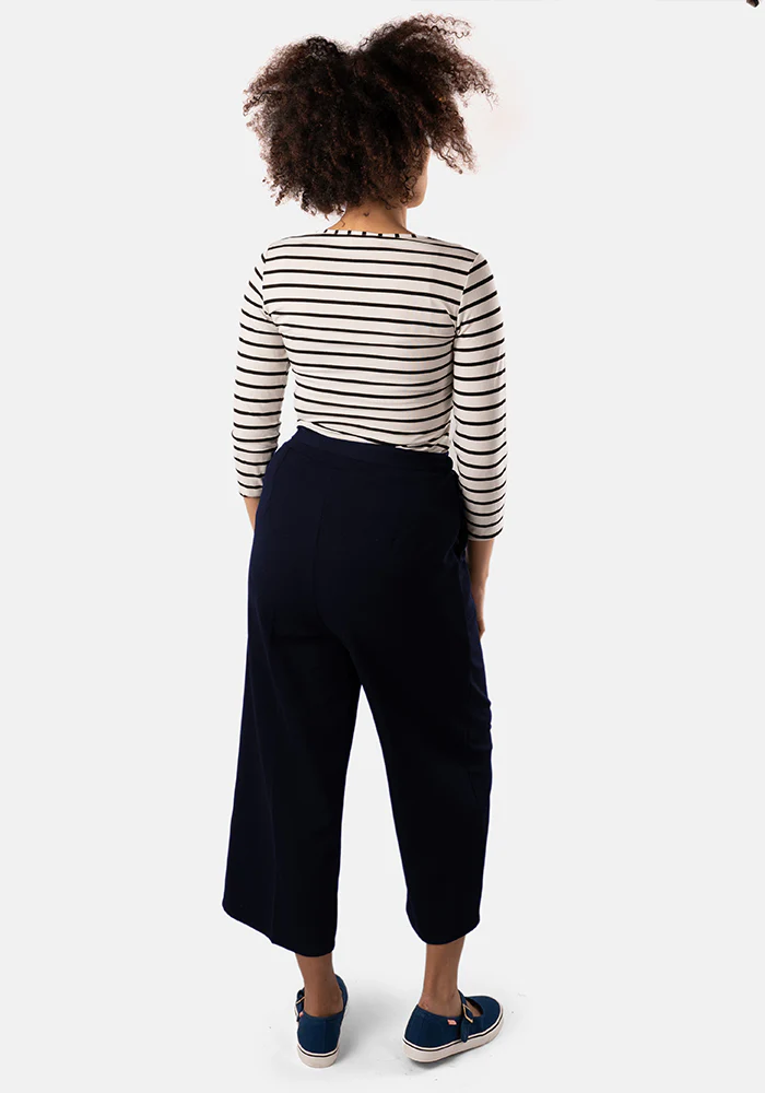 Myleene Navy 3/4 Leg Trouser - Image 6