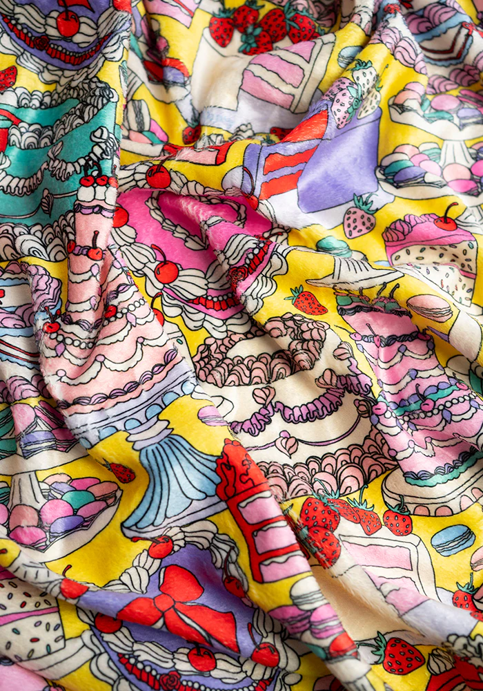Patisserie Print (Lemon) Plush Throw Blanket (Pop-Under) - Image 2