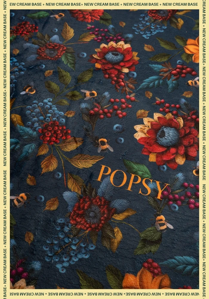 Pop-under Bee & Berry Print Plush Blanket - Image 7