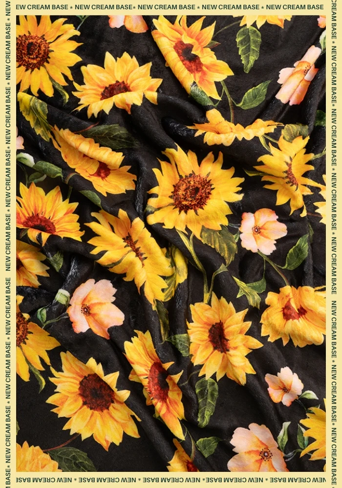 Black Sunflower Print Plush Throw Blanket (Pop-Under) - Image 6