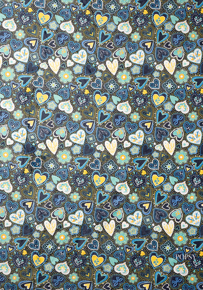 Pop-under Folklore Hearts Print Plush Blanket - Image 5