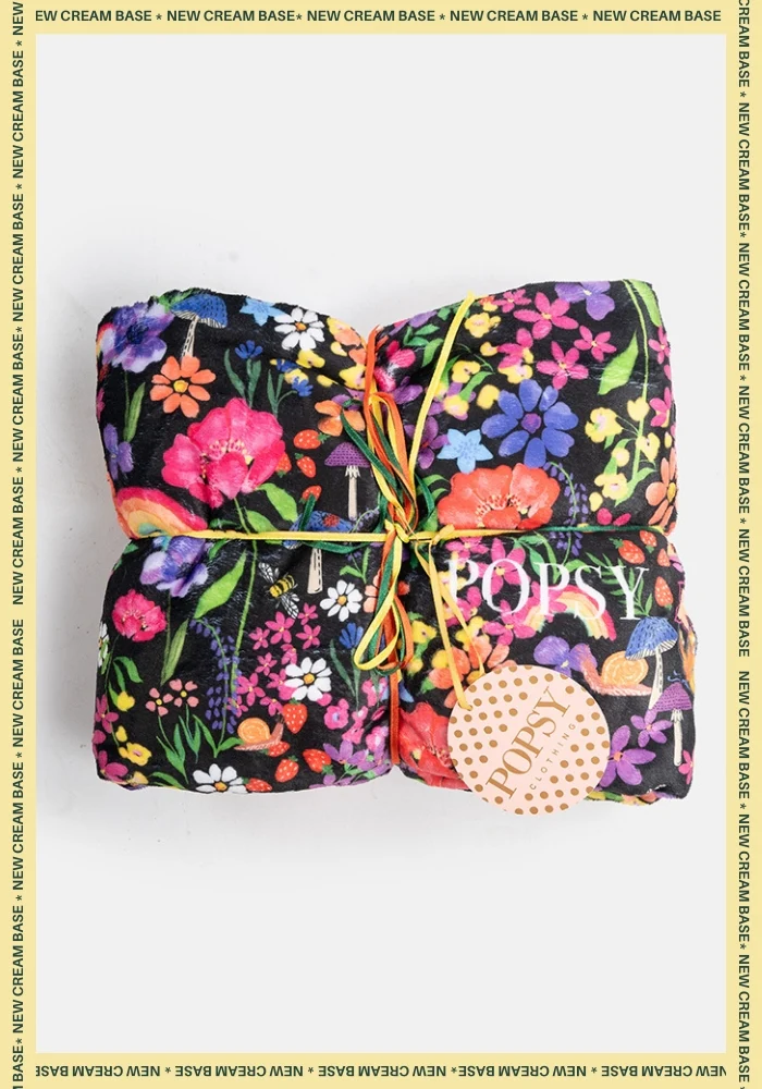 Garden Rainbow Print Plush Throw Blanket (Pop-Under)