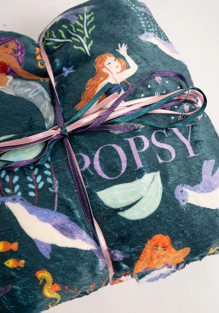 Pop-under Mermaids & Seals Print Plush Blanket - Image 4