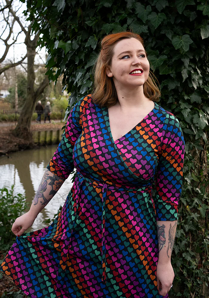 Romina Heart Conversational Print Dress - Image 7